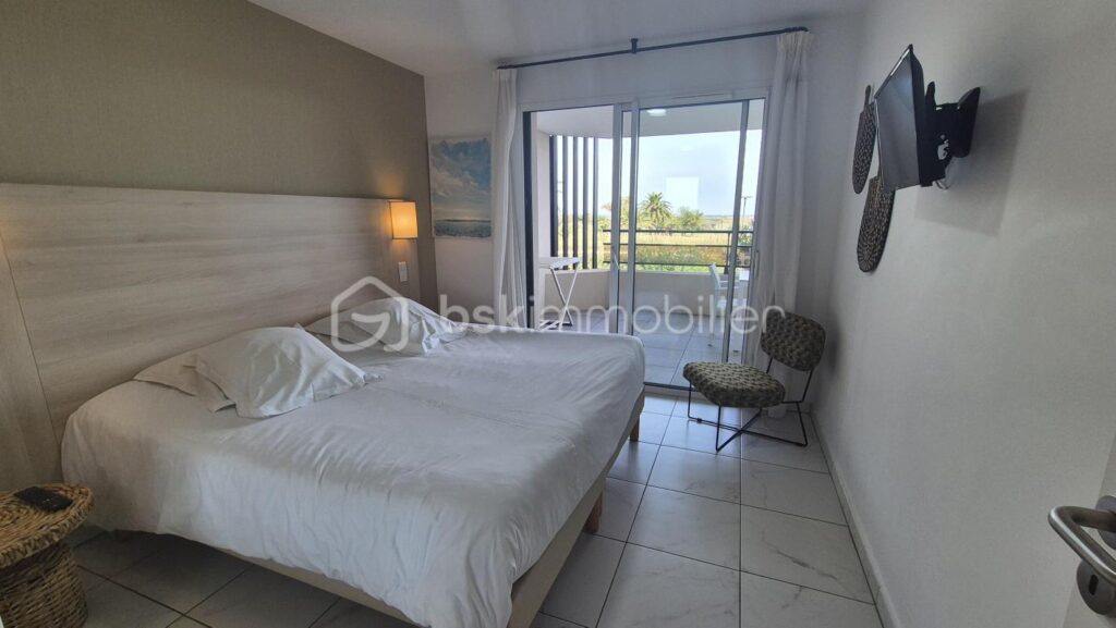 A VENDRE APPARTEMENT T2 DE 38M² A SAINT CYPRIEN PLAGE – HORIZON DU GOLF – TERRASSE – ASCENSEUR – PARKING PRIVATIF – VENDU MEUBLE – SOUS BAIL COMMERCIAL – 2 pièces – 1 chambre – 38 m²