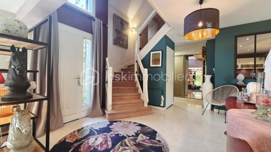 Élégante maison de caractère – Quartier Montaubert, cadre verdoyant – 7 pièces – 3 chambres – 164 m²