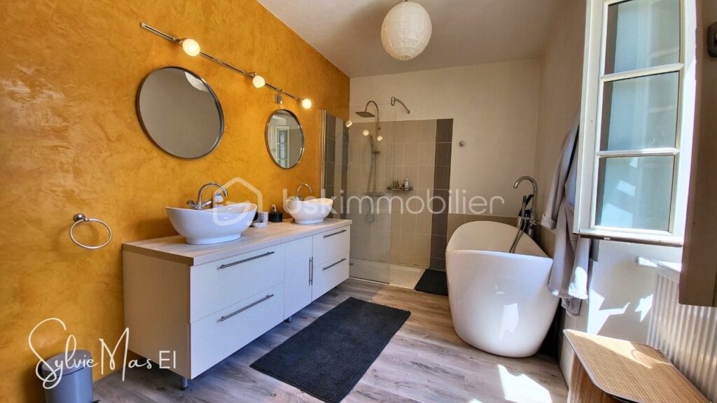 Maison et gîte 15 pièces – 2 piscines Parc arboré – 15 pièces – 9 chambres – 520 m²