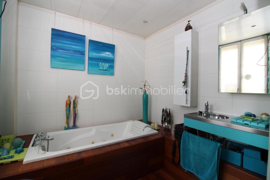 Maison 205 m2 5 ch – 7 pièces – 5 chambres – 205 m²