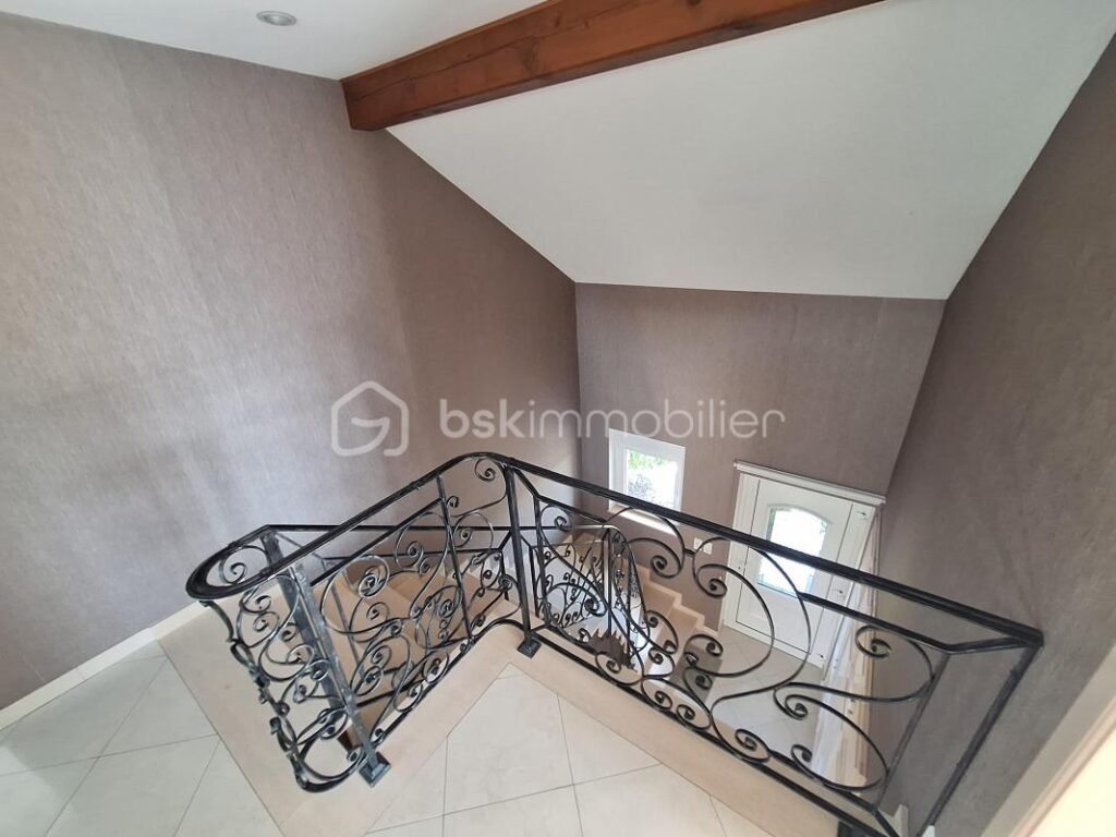 À VENDRE – MAISON INDIVIDUELLE – SECTEUR LANING 314.800 € 175 m² | 6 PIÈCES | 4 CHAMBRES | SOUS-SOL COMPLET | DOUBLE GARAGE | JARDIN PAYSAGÉ – 6 pièces – 4 chambres – 175 m²