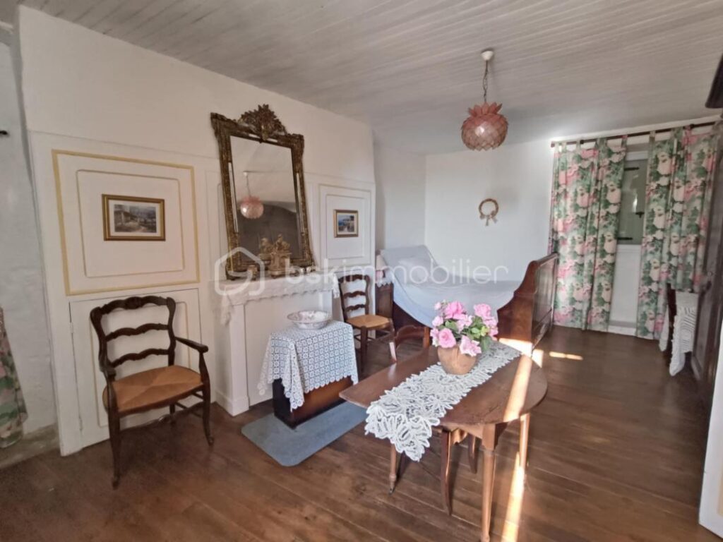 Ancienne et Magnifique Bâtisse en Pierres de 114 m2, située à Cladech 24170 – 4 pièces – 3 chambres – 114 m²