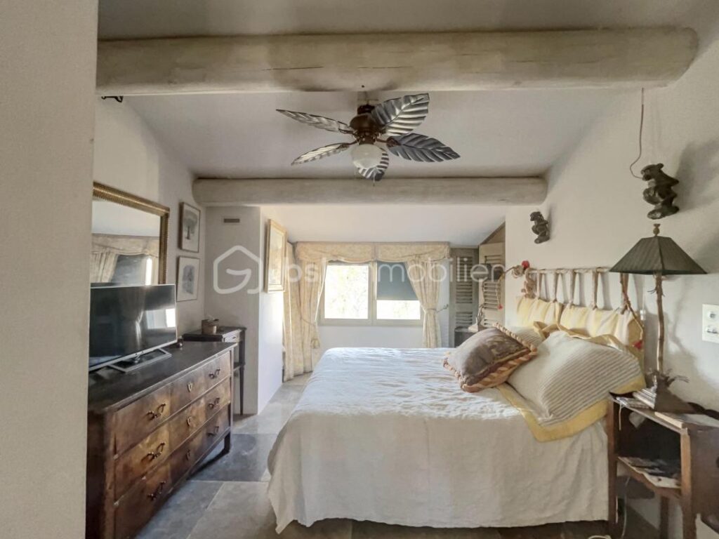 Exceptionnelle Propriété de Prestige avec Maison d’Amis, Piscine et Vues à 360° – 12 pièces – 9 chambres – 341 m²