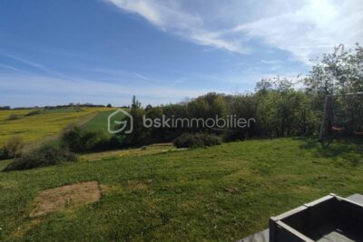 Maison contemporaine paisible à Tauriac – Un havre de tranquillité champêtre – 6 pièces – 5 chambres – 130 m²