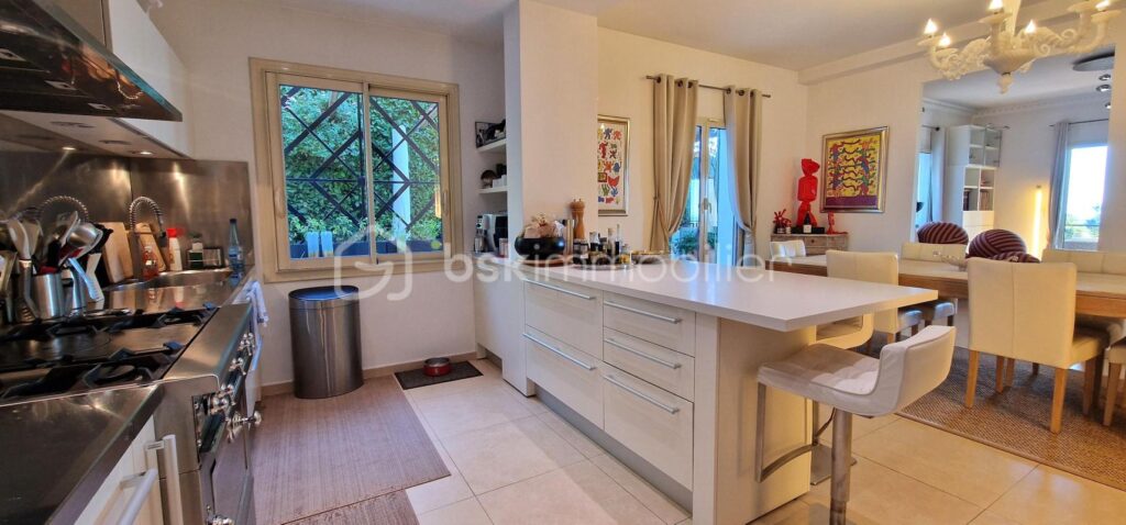 La Turbie Villa d’exception avec vue mer – élégance, confort et raffinement – 6 pièces – 4 chambres – 241 m²