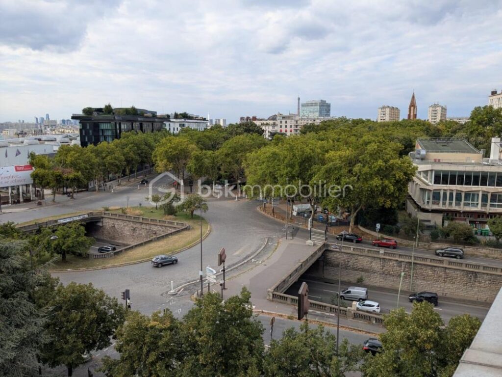 APPARTEMENT VU TOUR EIFFEL – 4 pièces – 2 chambres – 74 m²