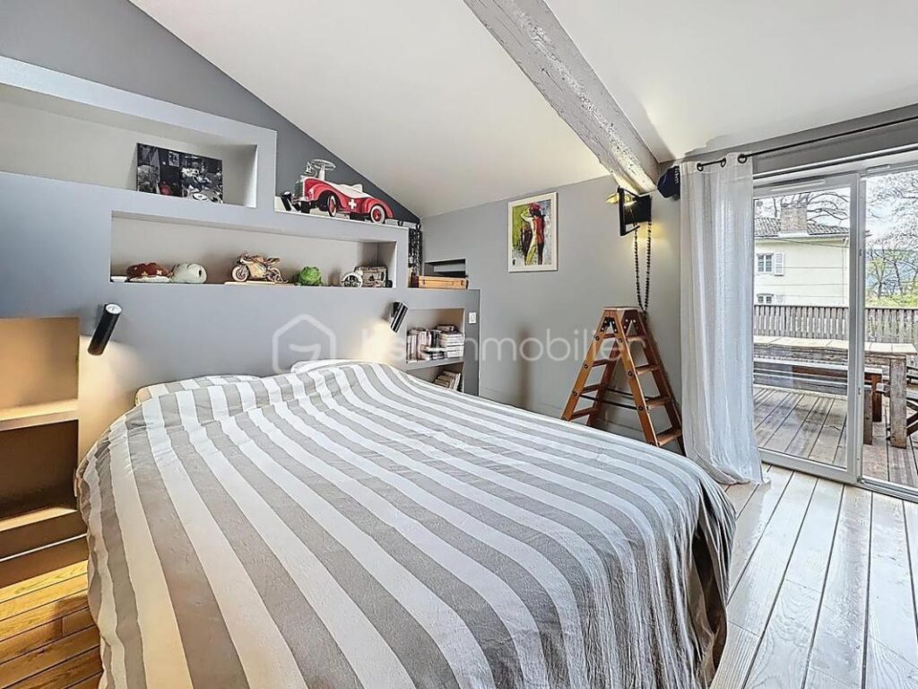 Maison familiale de charme 155m² au cœur de Sassenage, en bordure du Furon – 7 pièces – 4 chambres – 155 m²