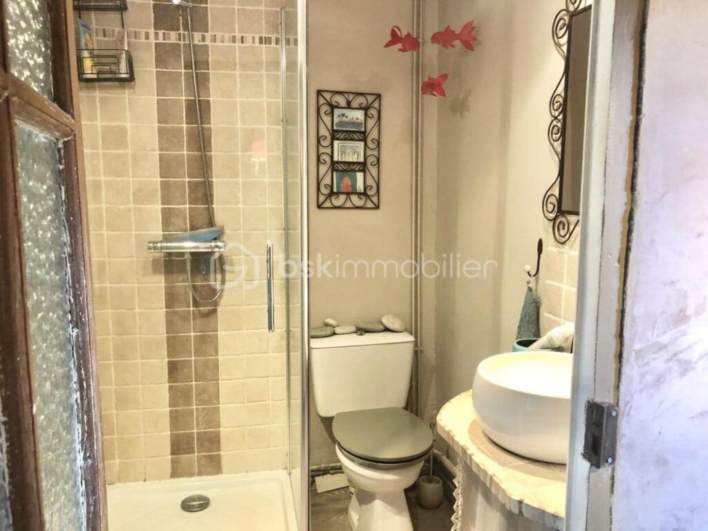 Superbe maison de village de 105 m² avec grand jardin de 830 m² sans vis à vis et vue montagne – 4 pièces – 3 chambres – 105 m²