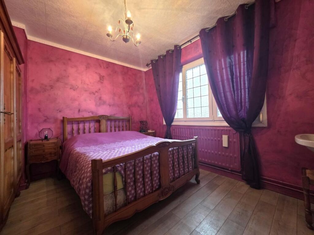 Maison semi-individuelle 103m² avec véranda, garage et jardin clos – 6 pièces – 3 chambres – 103 m²