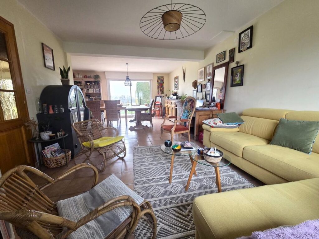 PAVILLON IND 112M² HAB SUR 1260M², SOUS SOL, HAB PLAIN PIED – 6 pièces – 4 chambres – 112 m²