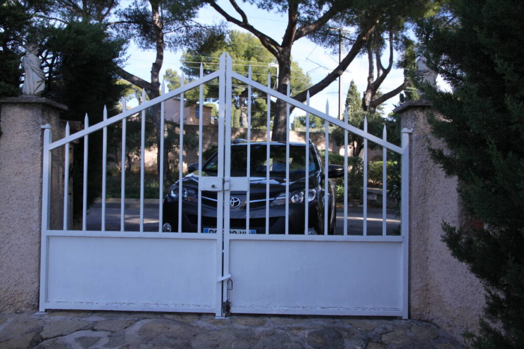 VUE MER, Jolie villa 85 m2 T4 avec piscine, sur une parcelle de 1200 m2 à La Ciotat – 4 pièces – 2 chambres – 84 m²