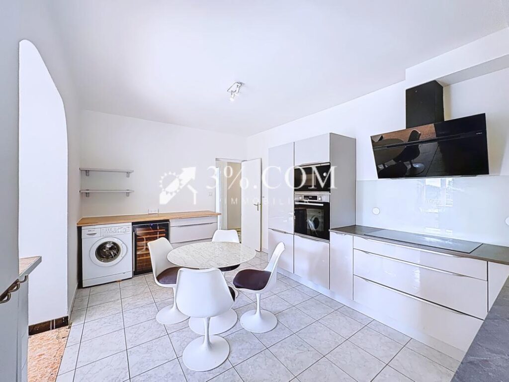 Charmante maison atypique de caractère avec terrasses, studi – 8 pièces – 4 chambres – 183 m²