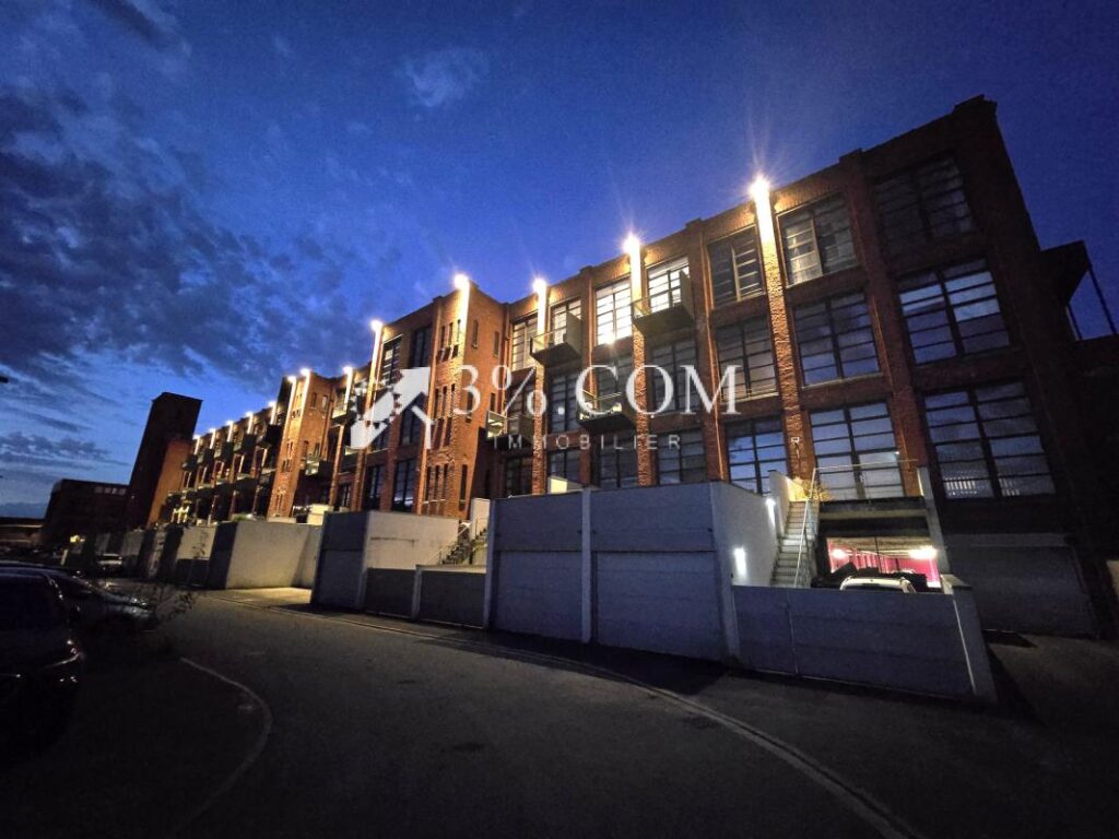 Loft de 80 m2 au dernier étage avec CH + terrasse + parking – 3 pièces – 2 chambres – 79 m²