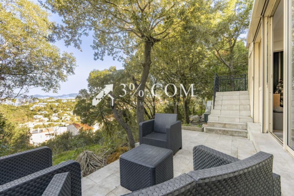 A vendre 2 pièces + studio Boulouris – 3 pièces – 2 chambres – 68 m²