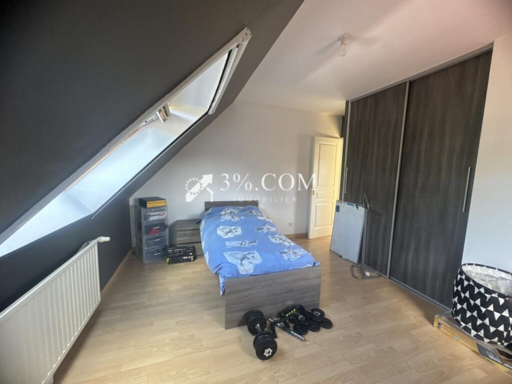 Pavillon individuelle de 2006 avec 5 chambres à Famars – 8 pièces – 5 chambres – 140 m²