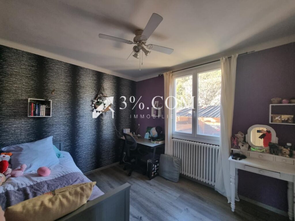 MAISON 119 m2 RENOVEE EN 2020 – 2 NIVEAUX – 3 CHAMBRES – TER – 6 pièces – 3 chambres – 119 m²