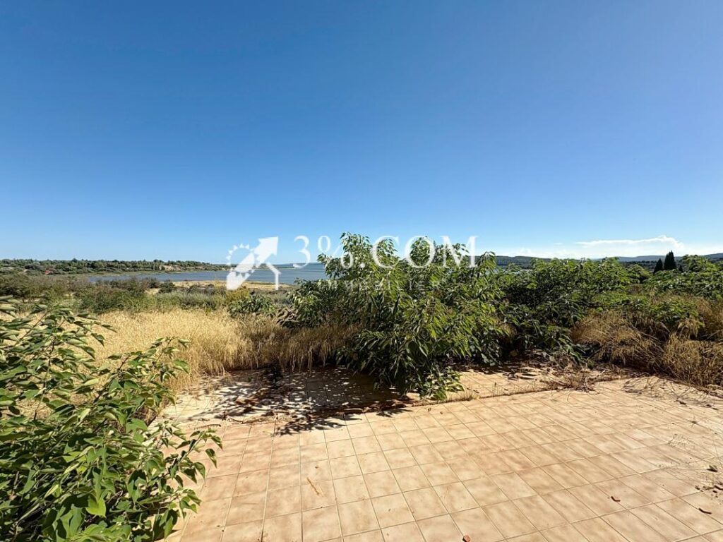 Grande propriété de 1.2 ha à rénover avec vue exceptionnelle – 12 pièces – 1 chambre – 195 m²