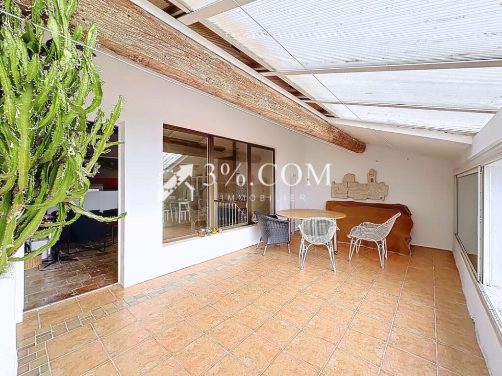 Maison atypique d’exception de 215 m2, 7 pièces, 3 chambres – 8 pièces – 3 chambres – 215 m²