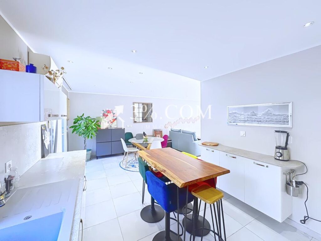 Villa contemporaine T5 de 100 m2 avec terrasse, jardin & pla – 6 pièces – 4 chambres – 100 m²