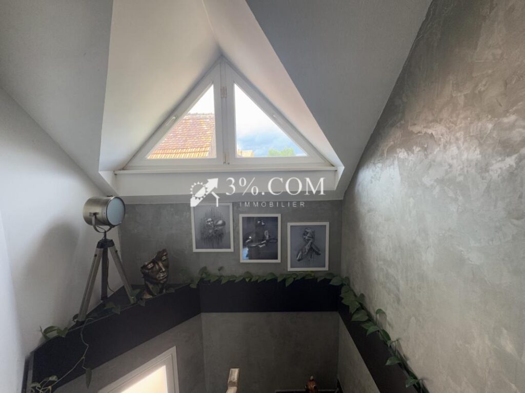 3%COM Belle maison avec vue panoramique – terrasse- piscine – 5 pièces – 3 chambres – 125 m²