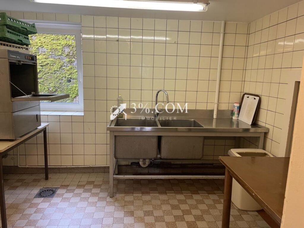 Maison gite dans un cadre naturel – 25 pièces – NR chambres – 630 m²