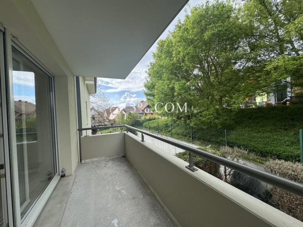 3%.COM Appartement F2 avec terrasse et parking – 2 pièces – 1 chambre – 33 m²