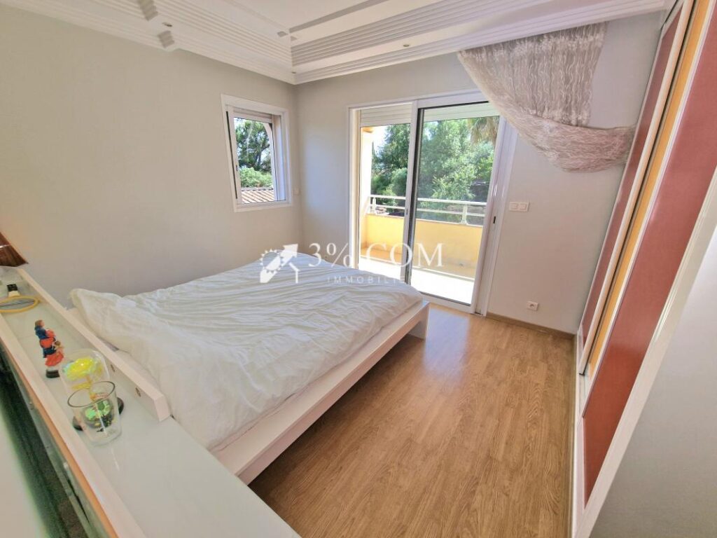 Luxueuse villa avec vue sur l’Estérel – 15 pièces – 11 chambres – 300 m²