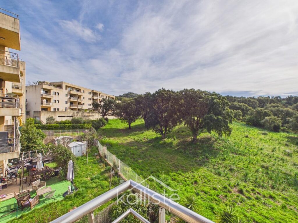 Grand T3 lumineux avec terrasse – Résidence A Spusata – Quartier Madunuccia – Ajaccio – 3 pièces – 2 chambres – 71 m²