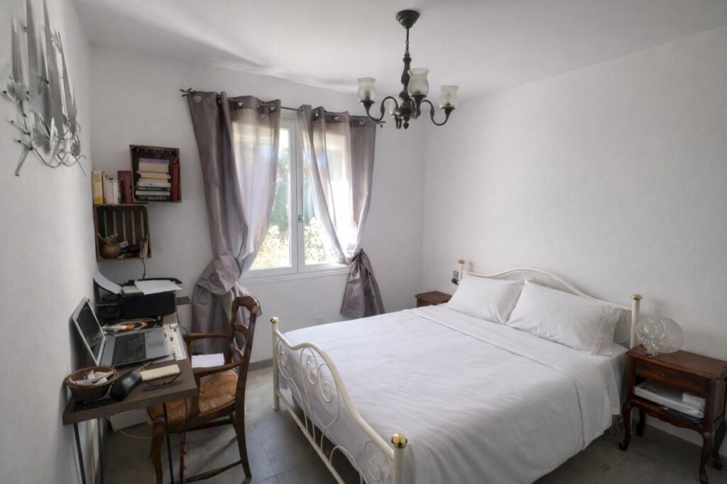 Ensemble immobilier Flassans 300 m2 – 11 pièces – 5 chambres – 330 m²