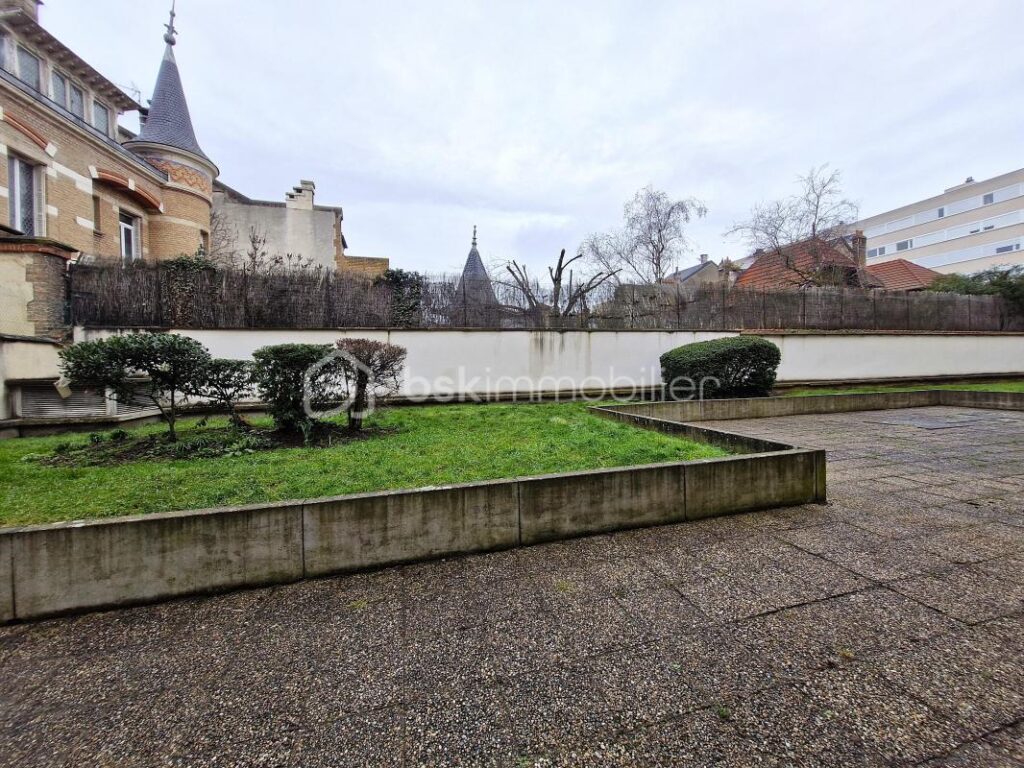 Atmosphère cosy en hypercentre pour cet appartement avec terrasse ! – 3 pièces – 2 chambres – 67 m²