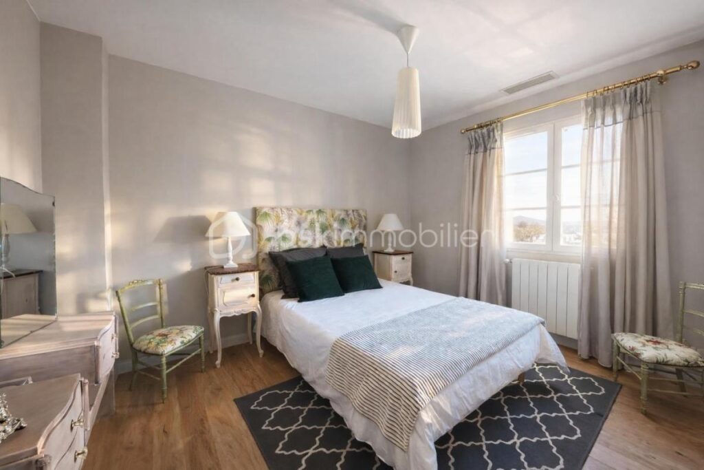 Magnifique villa avec piscine dans un quartier résidentiel de Labège – 8 pièces – 6 chambres – 210 m²