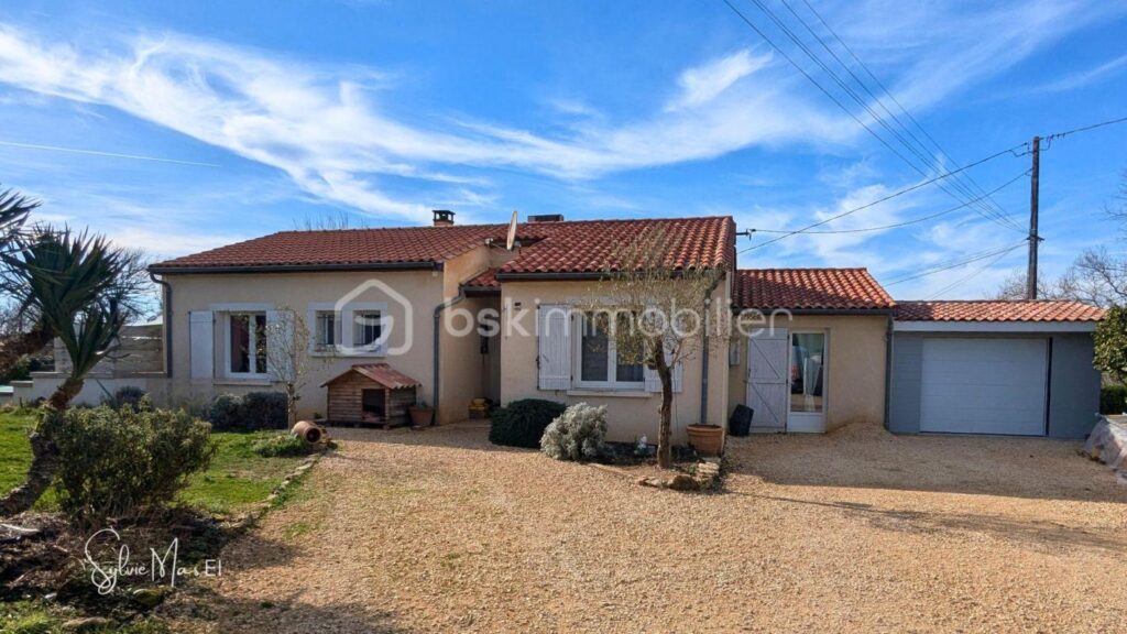 Plain-pied avec Piscine – garage – Portes du Périgord Noir – 4 pièces – 3 chambres – 106 m²