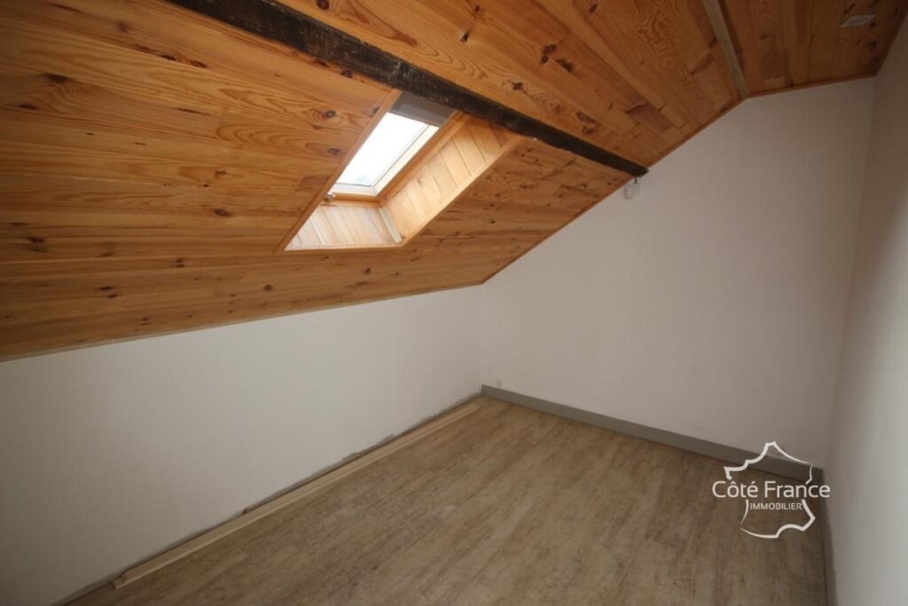 SECTEUR GIVET Maison individuelle 3 chambres, habitable de p – 4 pièces – 3 chambres – 116 m²