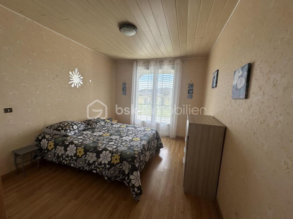 Magali et Cécile ISENBART vous proposent : – 6 pièces – 5 chambres – 134 m²