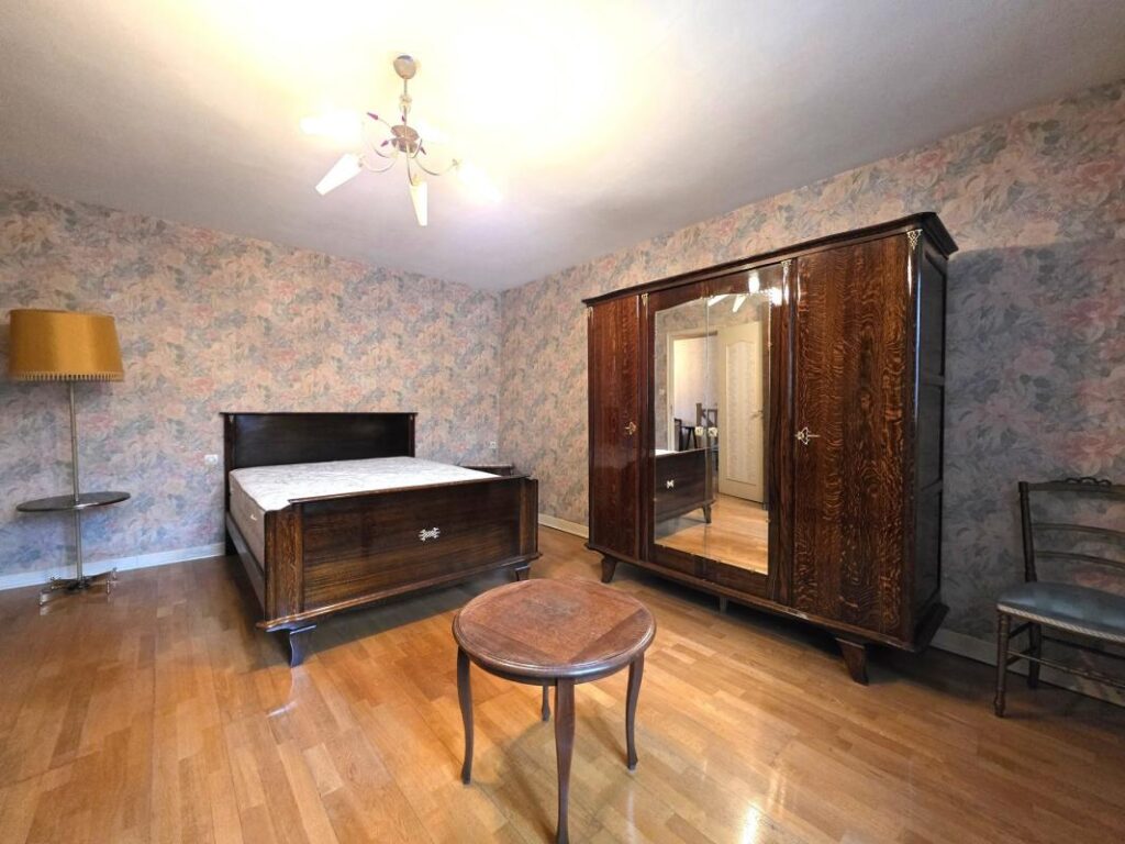 Maison mitoyenne 124m² avec véranda et jardin clos – 6 pièces – 2 chambres – 125 m²