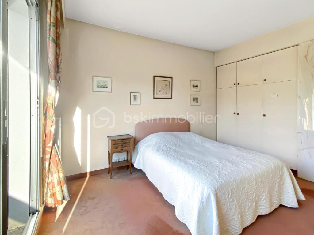 Duplex d’exception au cœur de la verdure – Terrasses, balcons, box – Ville-d’Avray – 5 pièces – 2 chambres – 155 m²