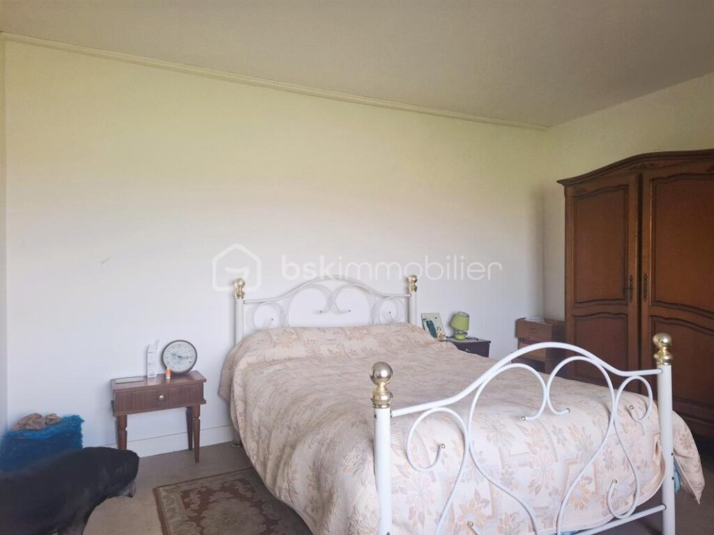 Corps de ferme en partie habitable – 500 m² sur terrain de 3000 m² – 6 pièces – 2 chambres – 109 m²