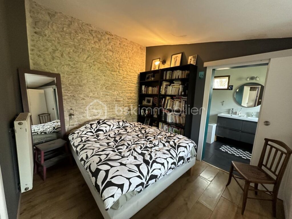 Maison en pierre avec dépendances et grand jardin – 5 pièces – 4 chambres – 132 m²