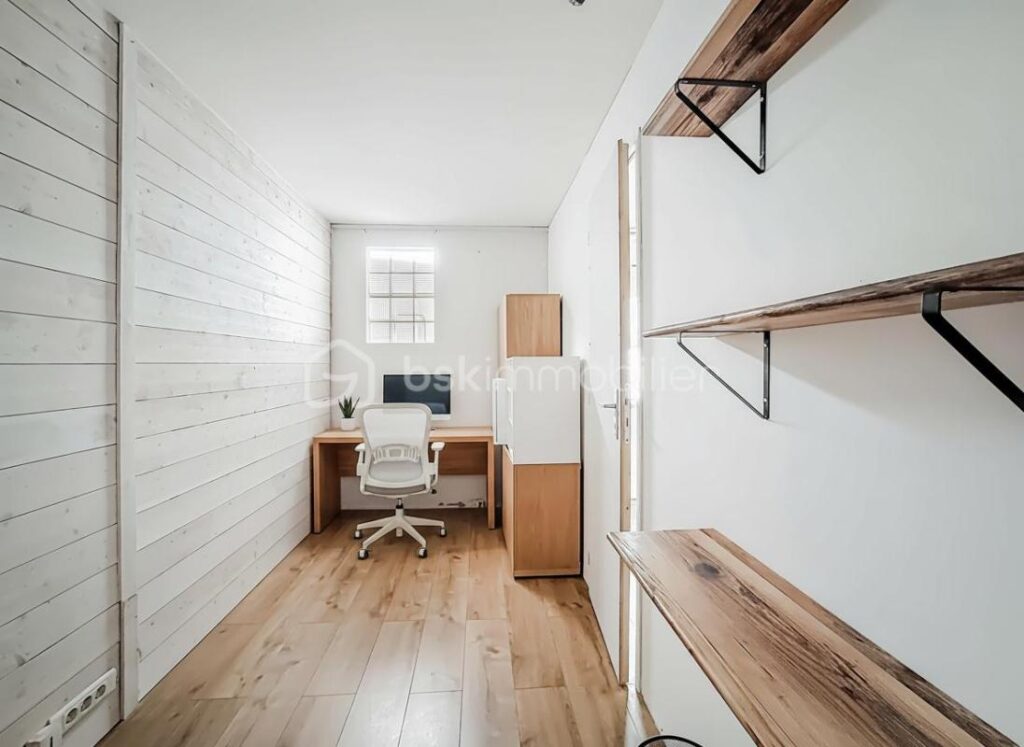 *** Villa T5 de 140m2 sur un terrain de 550m2 avec piscine et vue étangs à PALAVAS *** – 5 pièces – 4 chambres – 140 m²