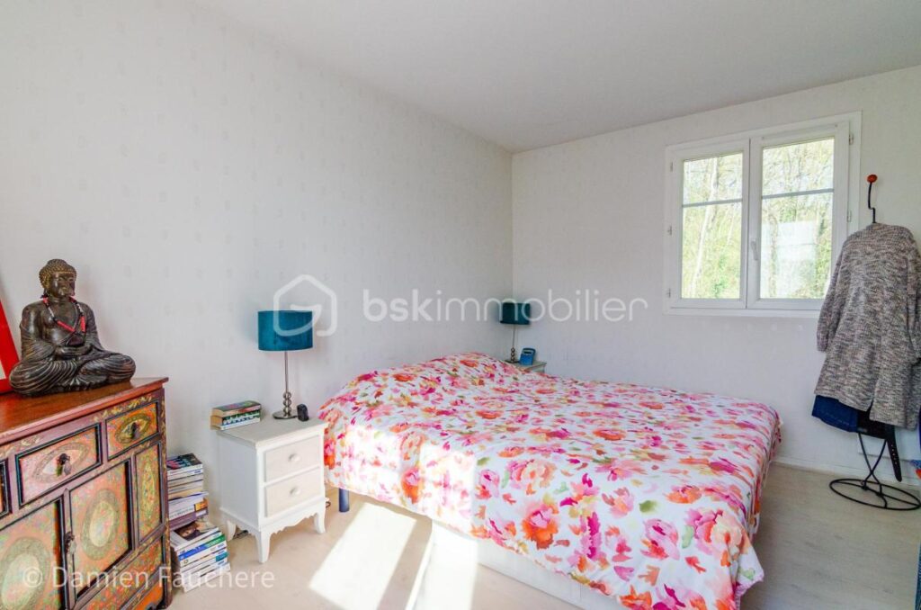 Aux JONCHERETTES ! Maison 75m², 3 Chambres, Parkings et JARDIN avec vue sur Forêt ! – 4 pièces – 3 chambres – 75 m²