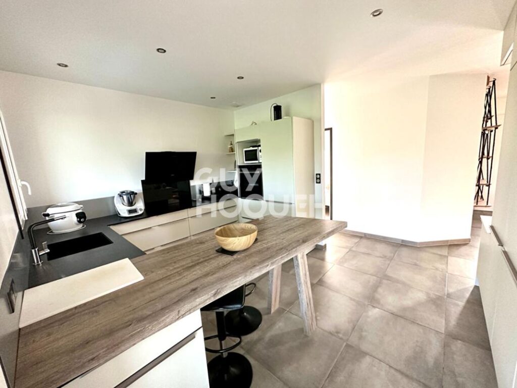 Maison à Pissotte – 5 pièces – 3 chambres – 129 m²