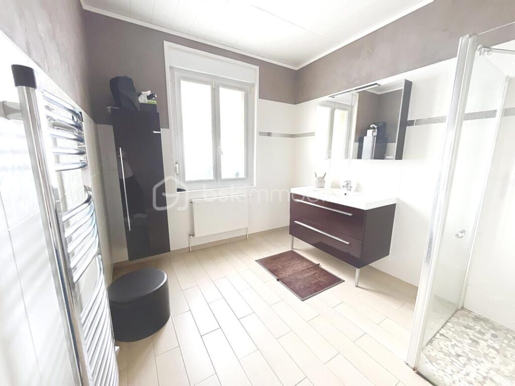 PROPRIETE DE CARACTERE – 7 pièces – 4 chambres – 210 m²