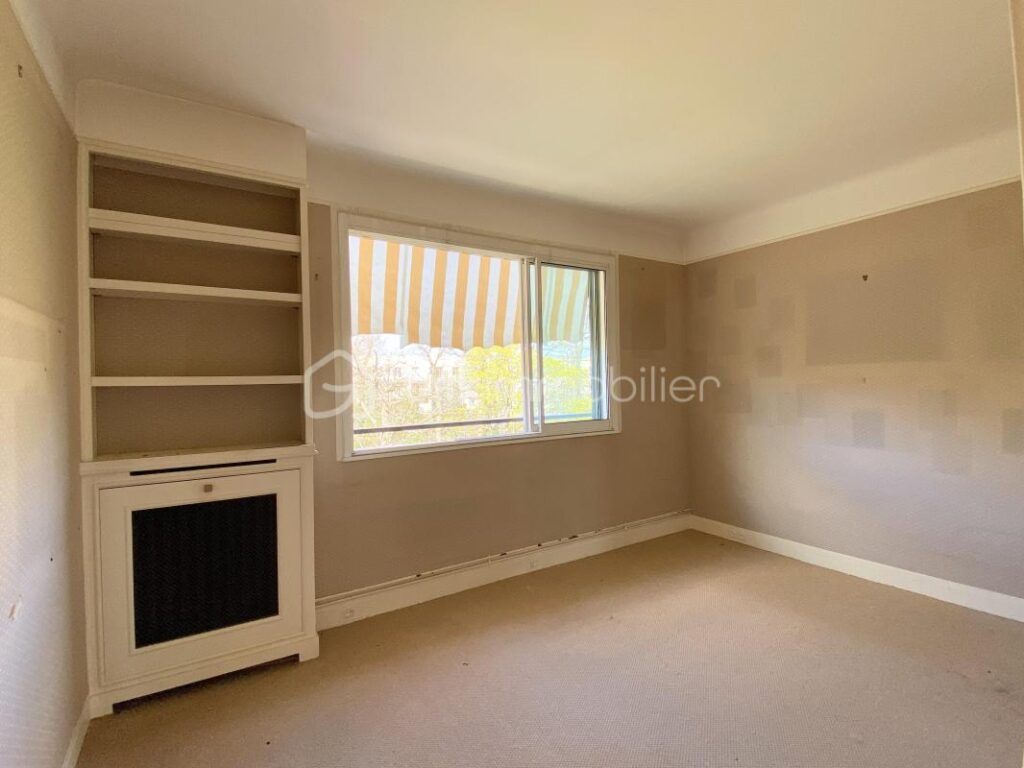 VILLE-D’AVRAY– Dernier étage – Double séjour modulable en 3ᵉ chambre” – 4 pièces – 2 chambres – 82 m²