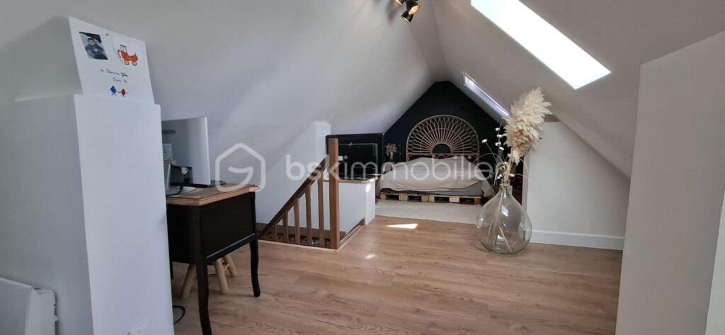 Maison individuelle entièrement rénovée, 4 chambres, garage – 5 pièces – 4 chambres – 136 m²