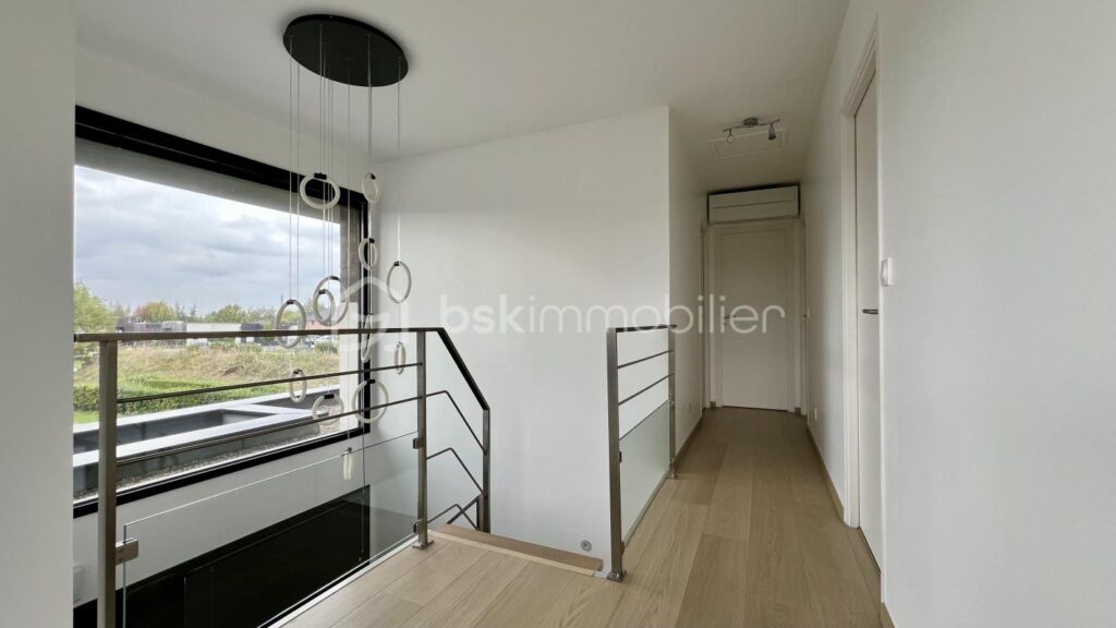 Maison Contemporaine PIRAINO – 6 pièces – 4 chambres – 190 m²