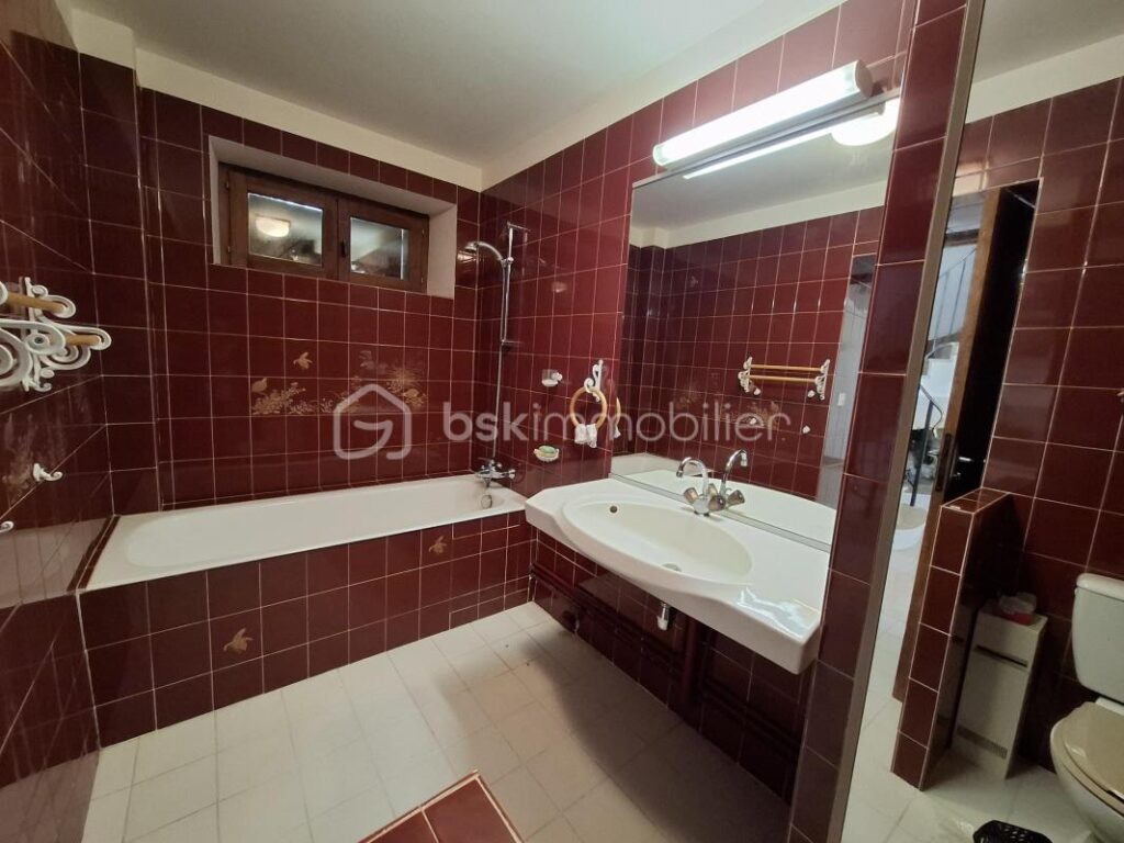 Le charme de l’ancien PRIX NEGOCIABLE – 4 pièces – 2 chambres – 91 m²