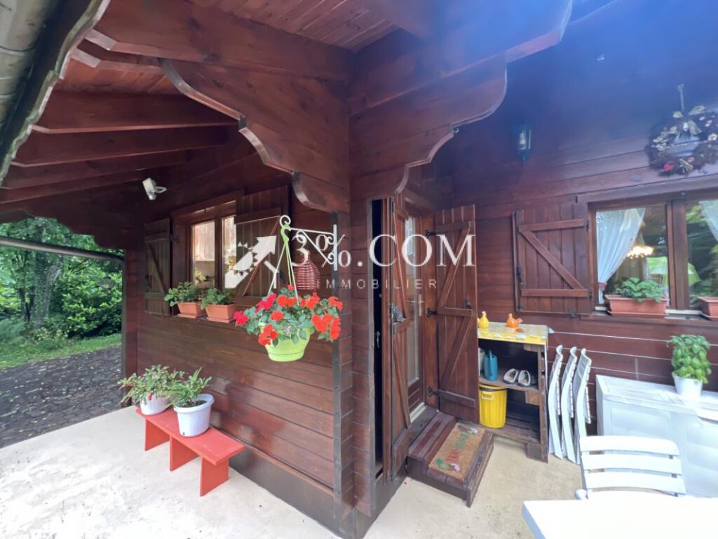 Chalet de Caractére + 5000 M2 Terrain 147 m2 – 9 pièces – 4 chambres – 147 m²