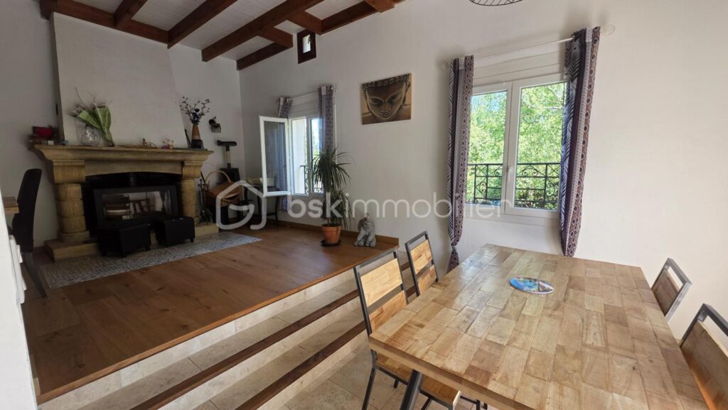 MAISON MONCAUT- 4 CHAMBRES-PISCINE- GARAGE – TERRAIN 3 HECTARES – 5 pièces – 4 chambres – 164 m²