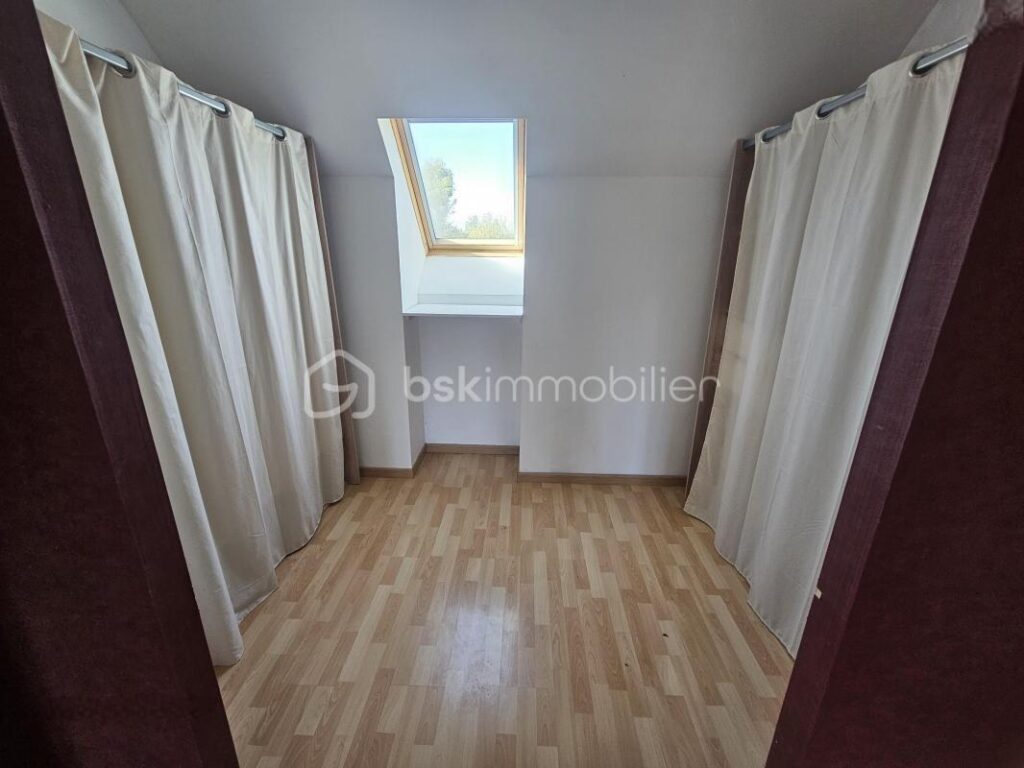 🏡 Belle maison familiale à Auneuil !! – 7 pièces – 4 chambres – 160 m²