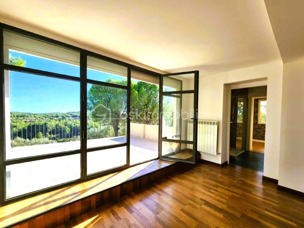 Superbe villa avec vue imprenable – 7 pièces – 4 chambres – 192 m²